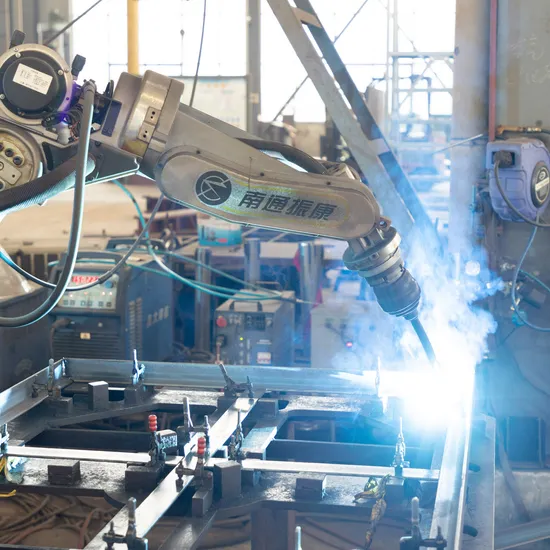 Lavorazione a portale di grandi dimensioni Produzione di lastre di qualità in acciaio OEM esterne Serbatoio, contenitore, parte di saldatura di macchine utensili con telaio di base di fabbricazione